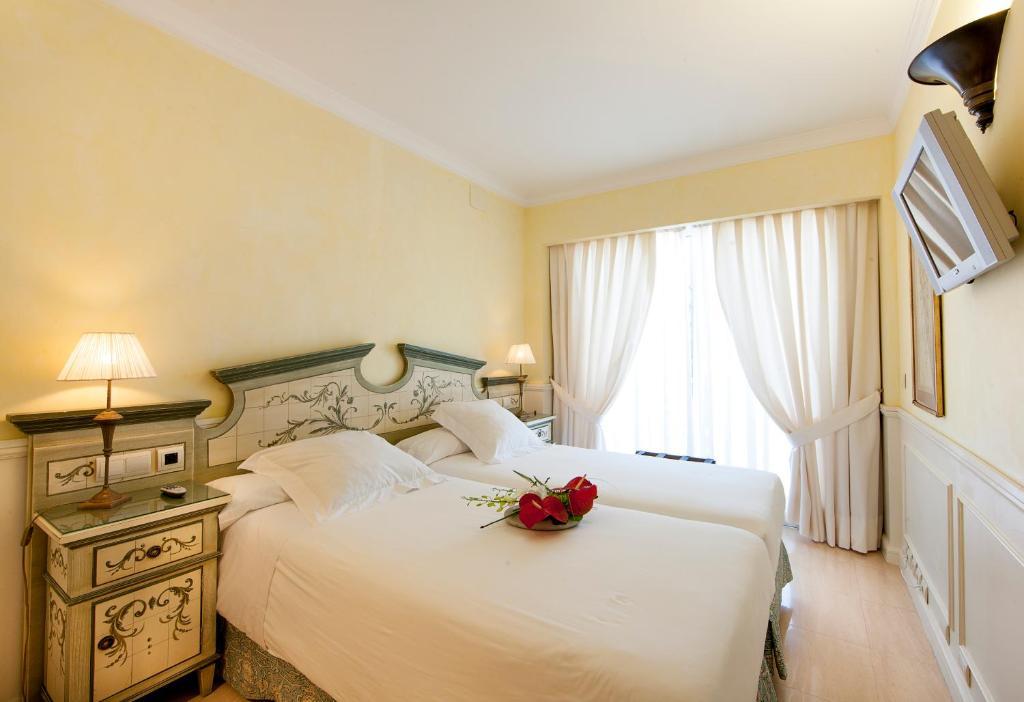 Apartamentos Guadalpin Boutique Marbella Room photo